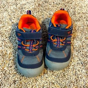 OshKosh B’gosh shoes